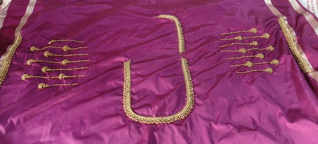 Motifs traced by hand
